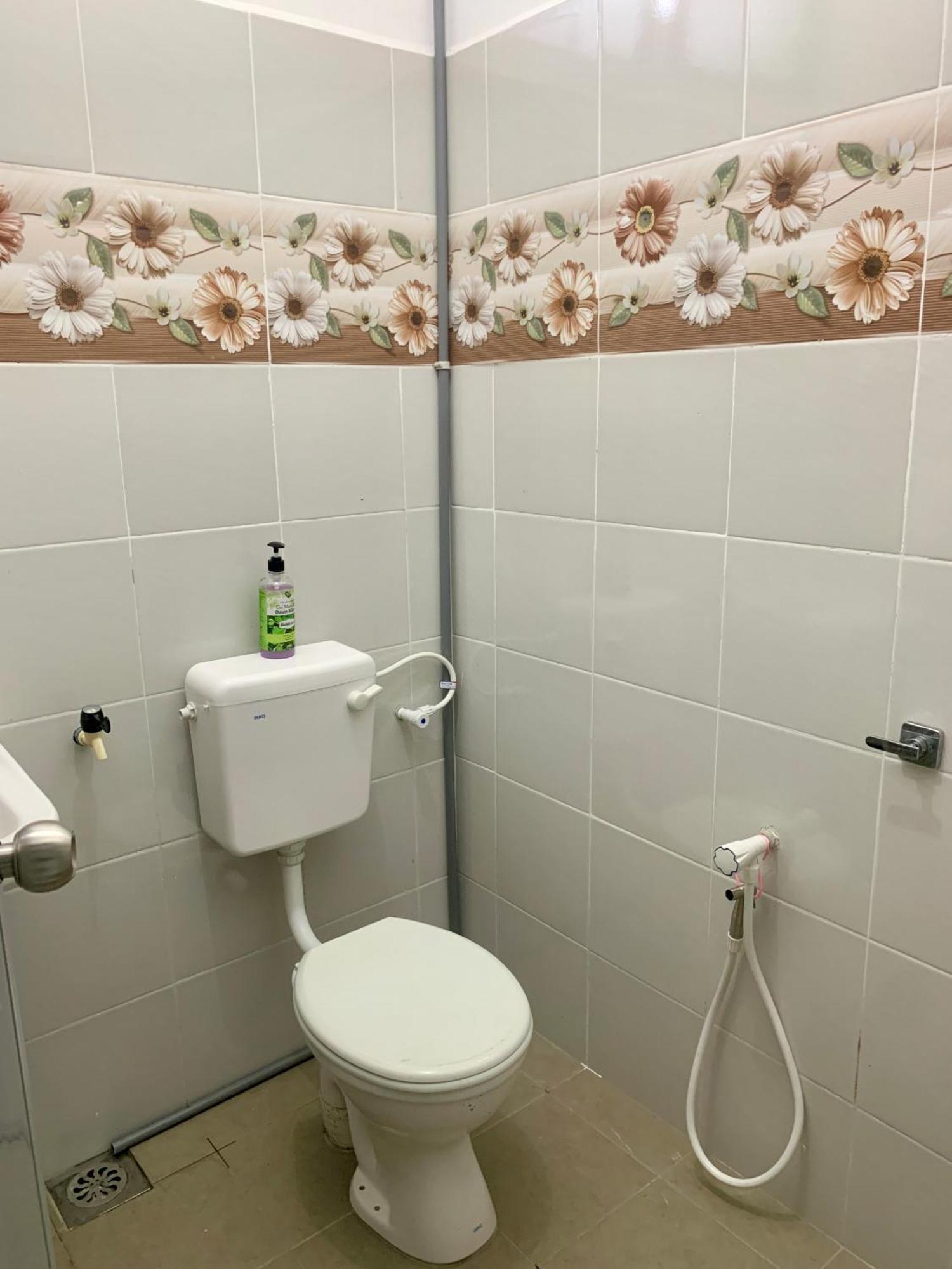 Kampong Seri Gading Homestay Cikgu Nora Near Uthm Kptm Kktm Ipg Moslim Onli מראה חיצוני תמונה